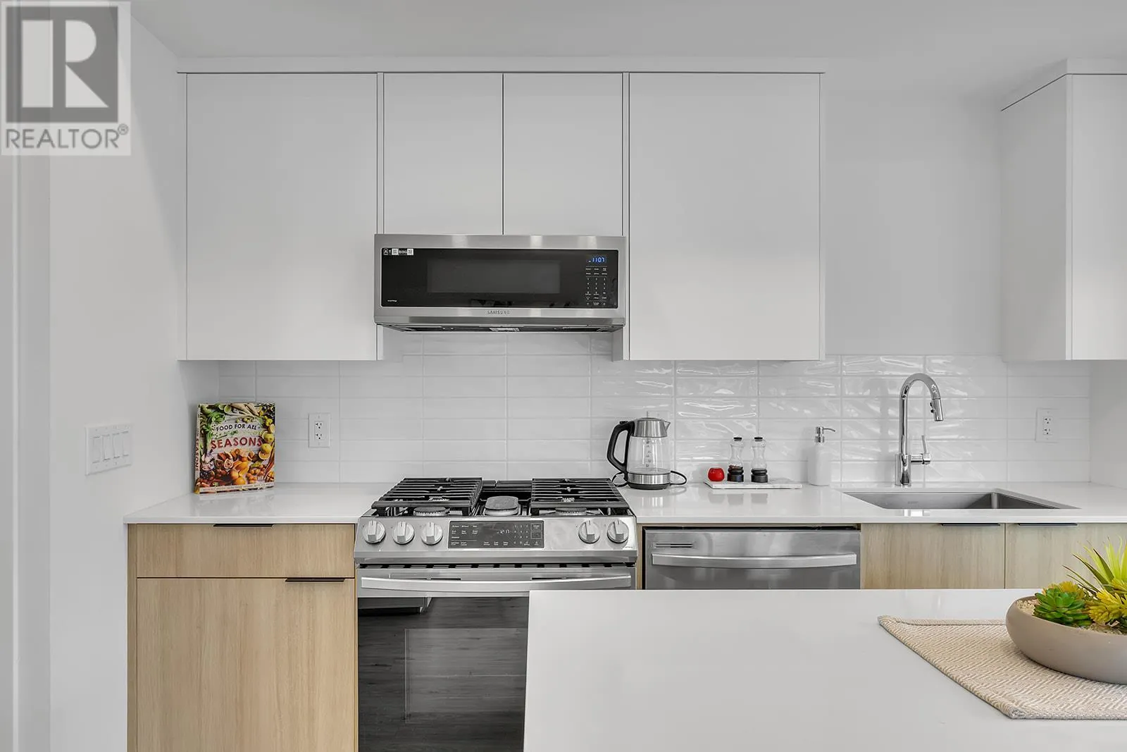 417 Cedar Avenue Unit# 201