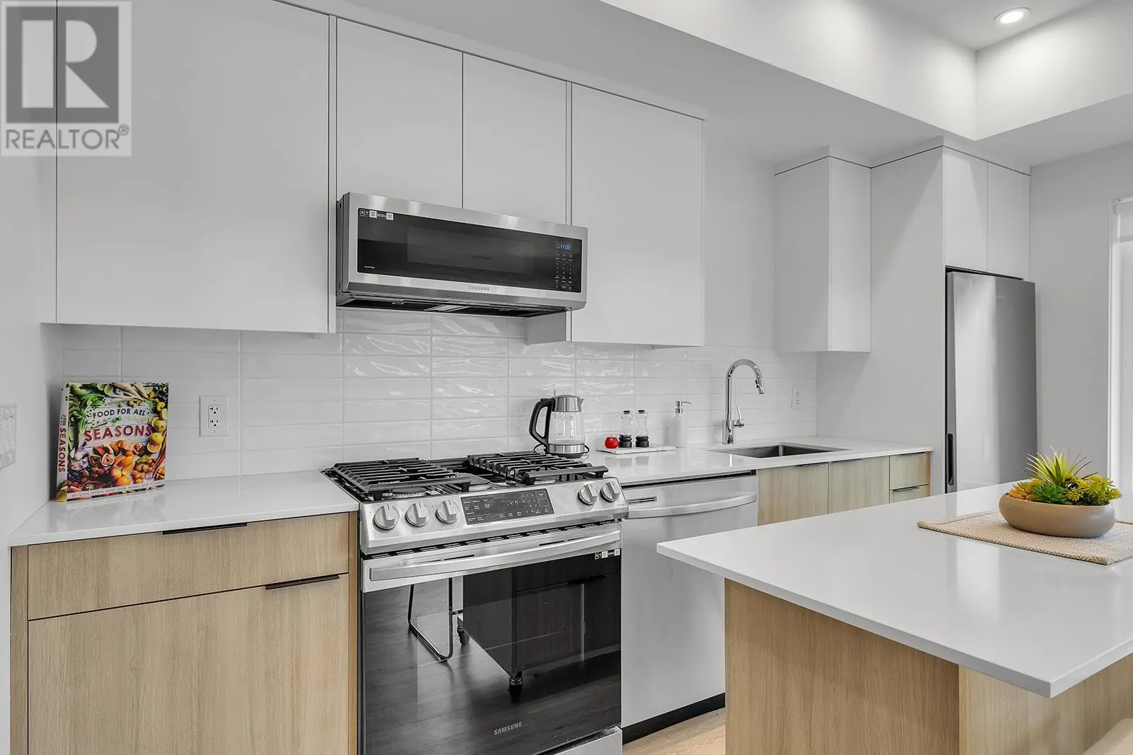 417 Cedar Avenue Unit# 201