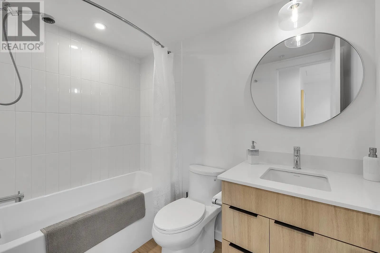 417 Cedar Avenue Unit# 201