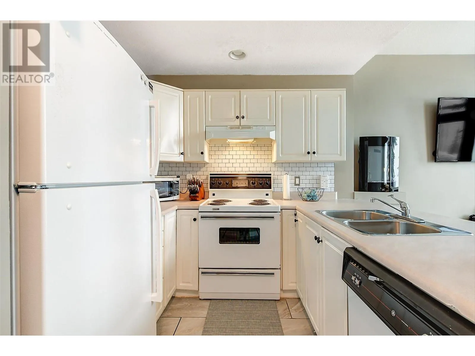 5977 Snow Pines Crescent Unit# 116D