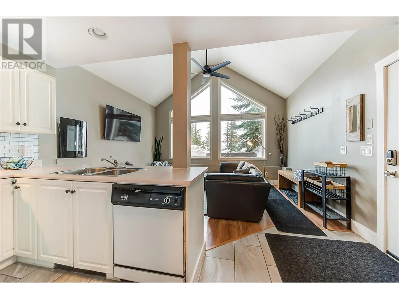 5977 Snow Pines Crescent Unit# 116D