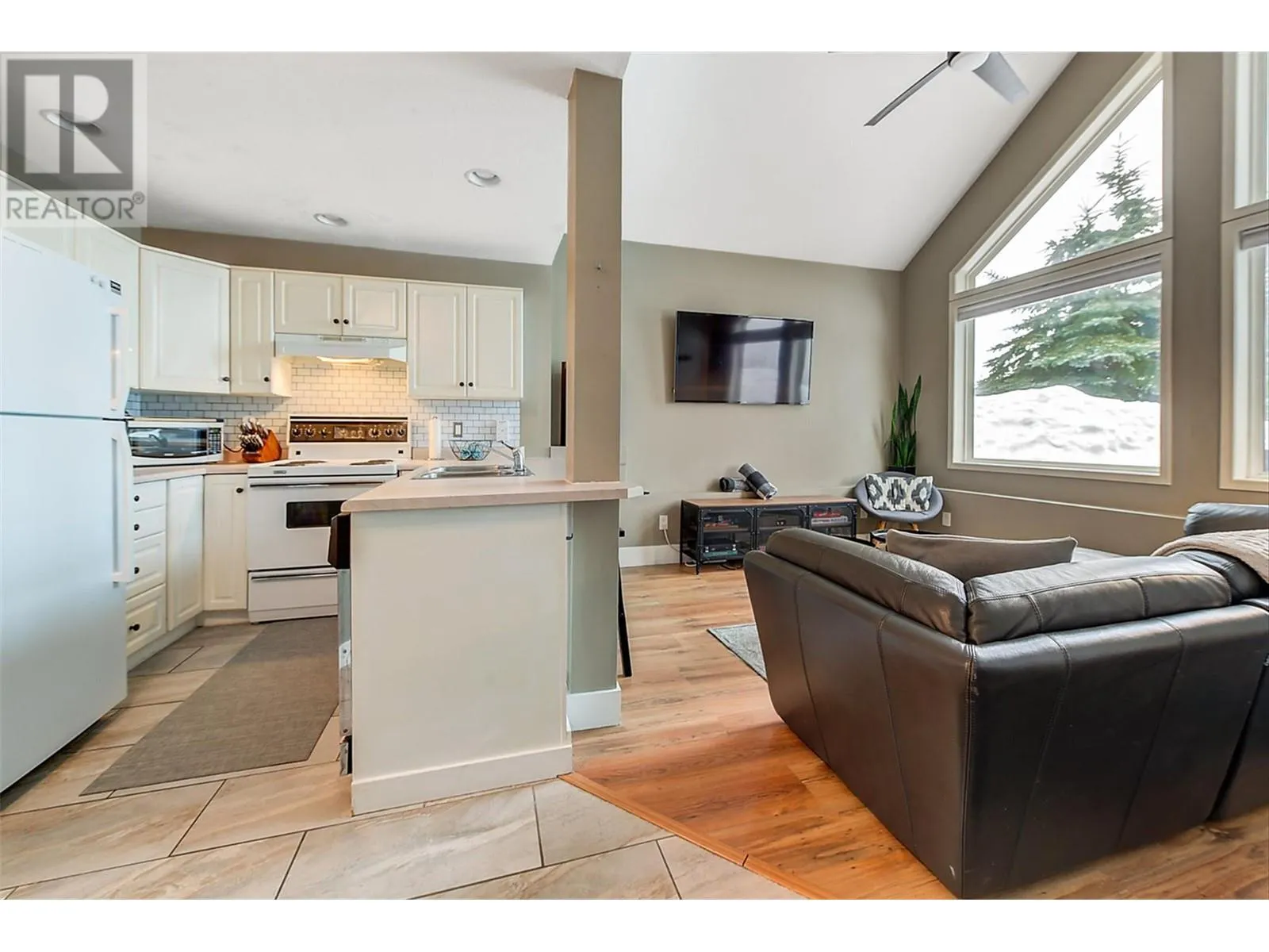 5977 Snow Pines Crescent Unit# 116D