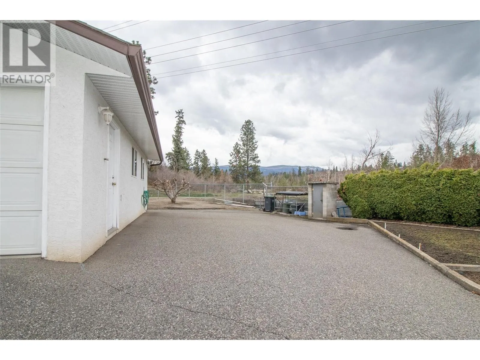 425 Burbank Court