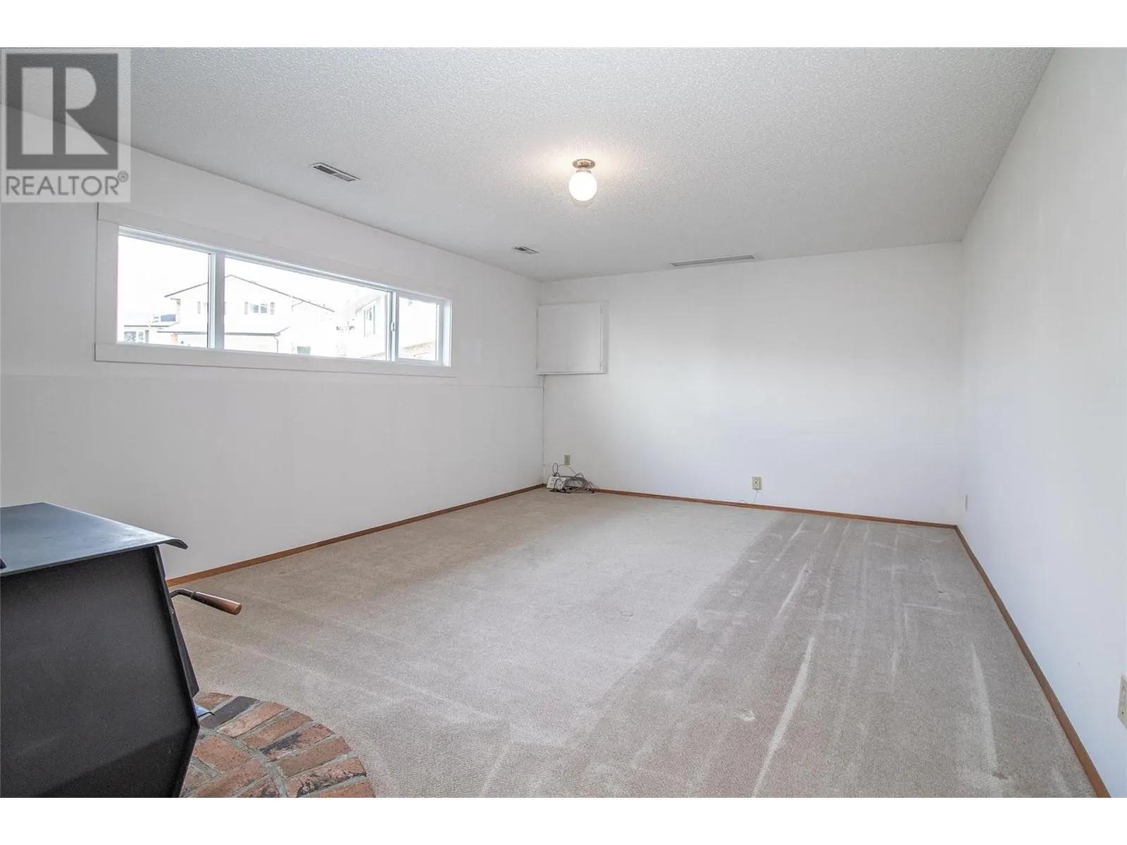 425 Burbank Court