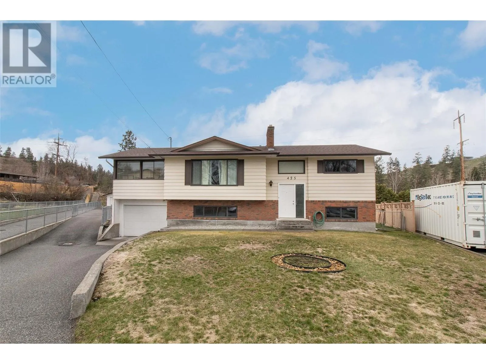 425 Burbank Court