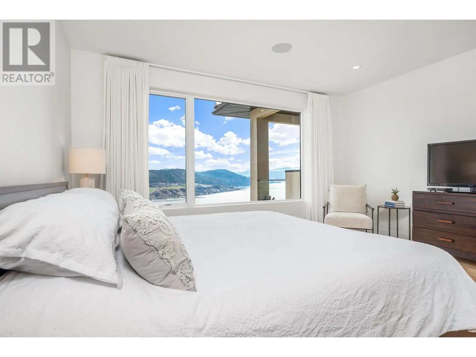 104 Silversage Lookout Court