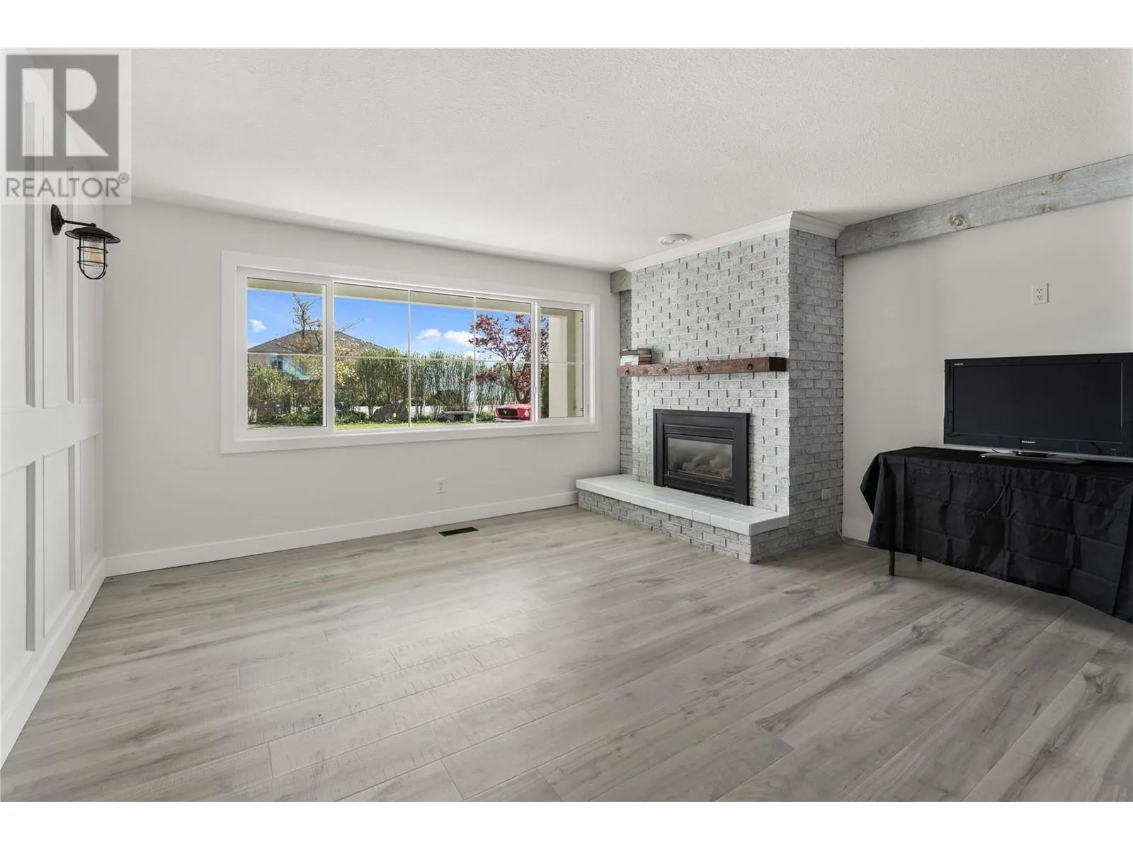 2340 Thacker Drive