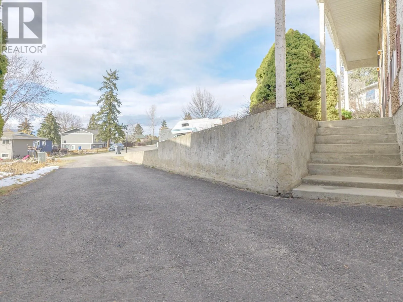 5715 Richards Crescent