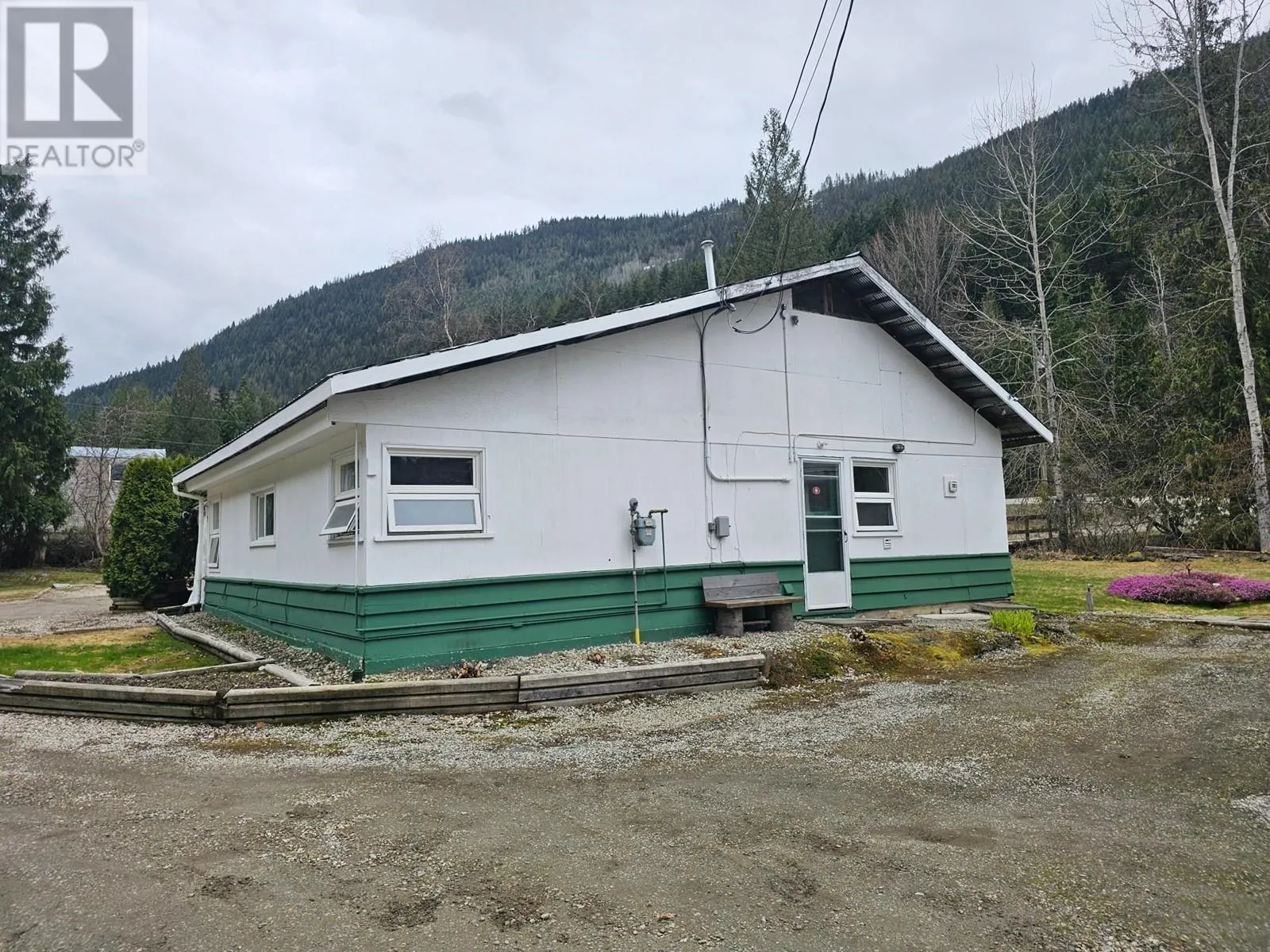3433 6 Highway