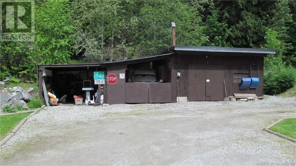 3433 6 Highway