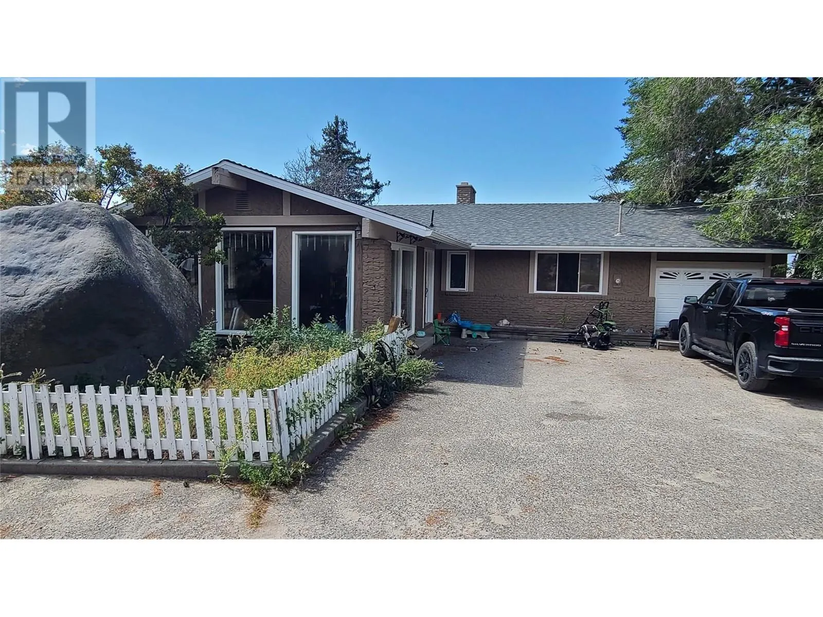 2879 Highway 33 E
