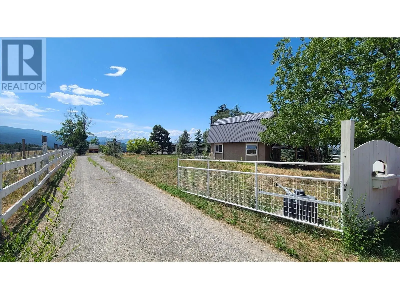 2879 Highway 33 E