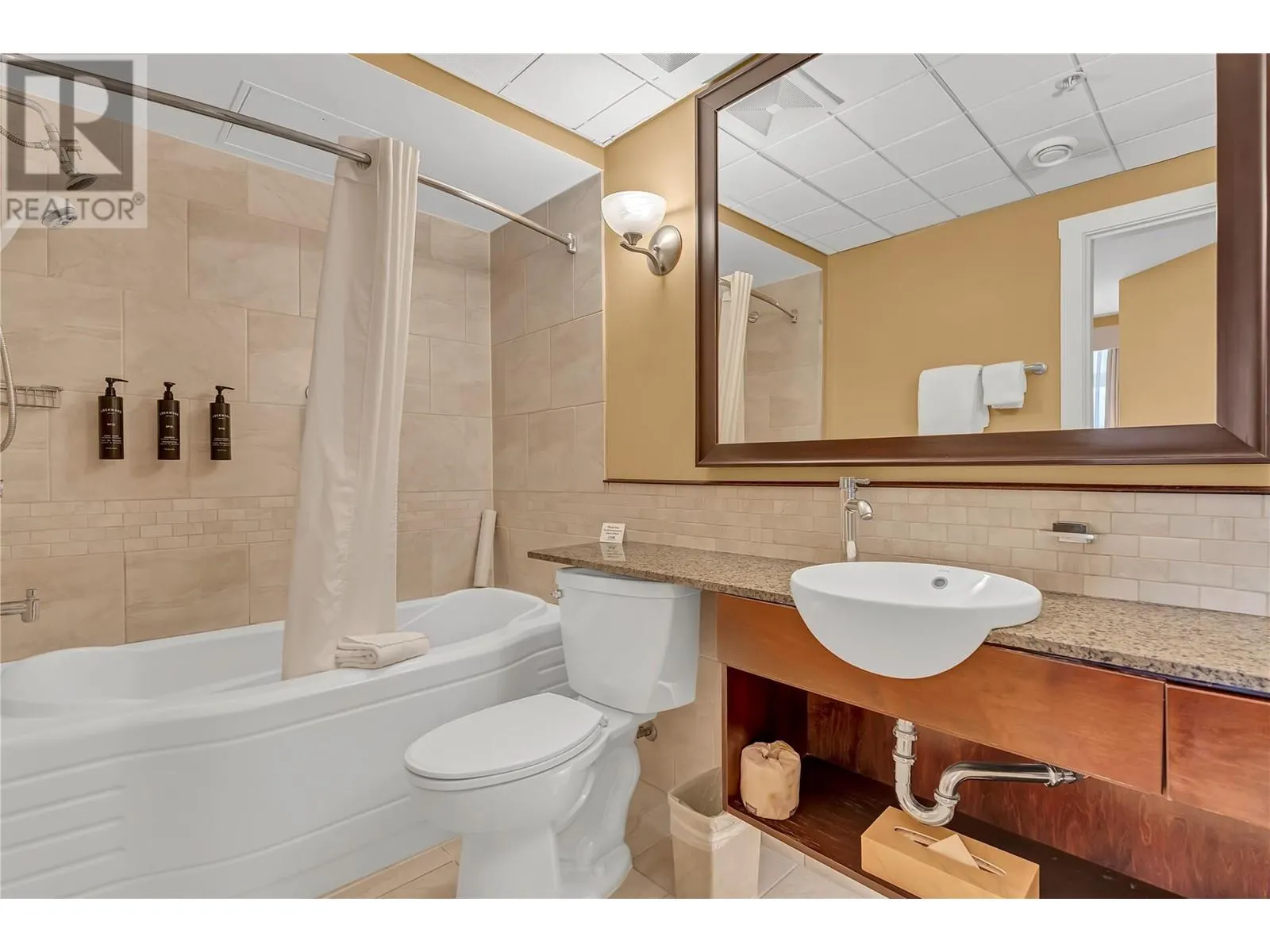 12811 Lakeshore Drive South Unit# 631