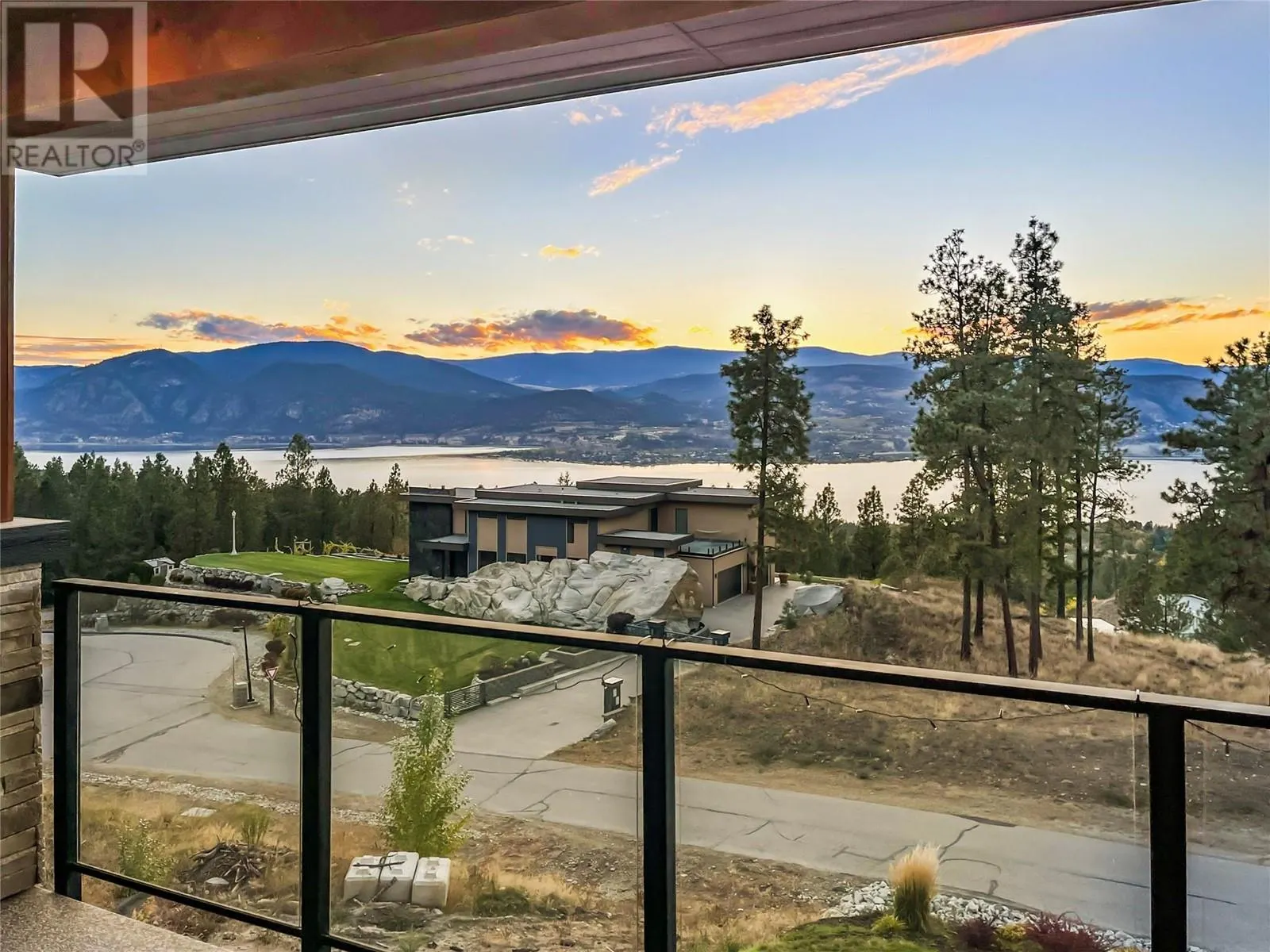 130 Flagstone Rise