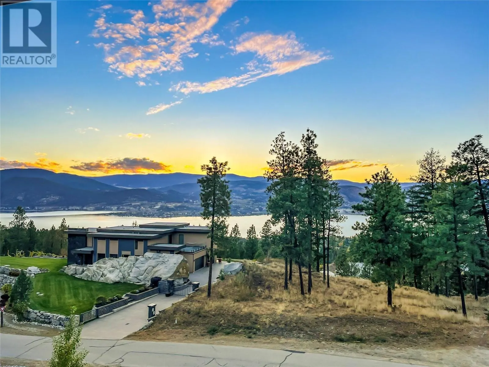 130 Flagstone Rise