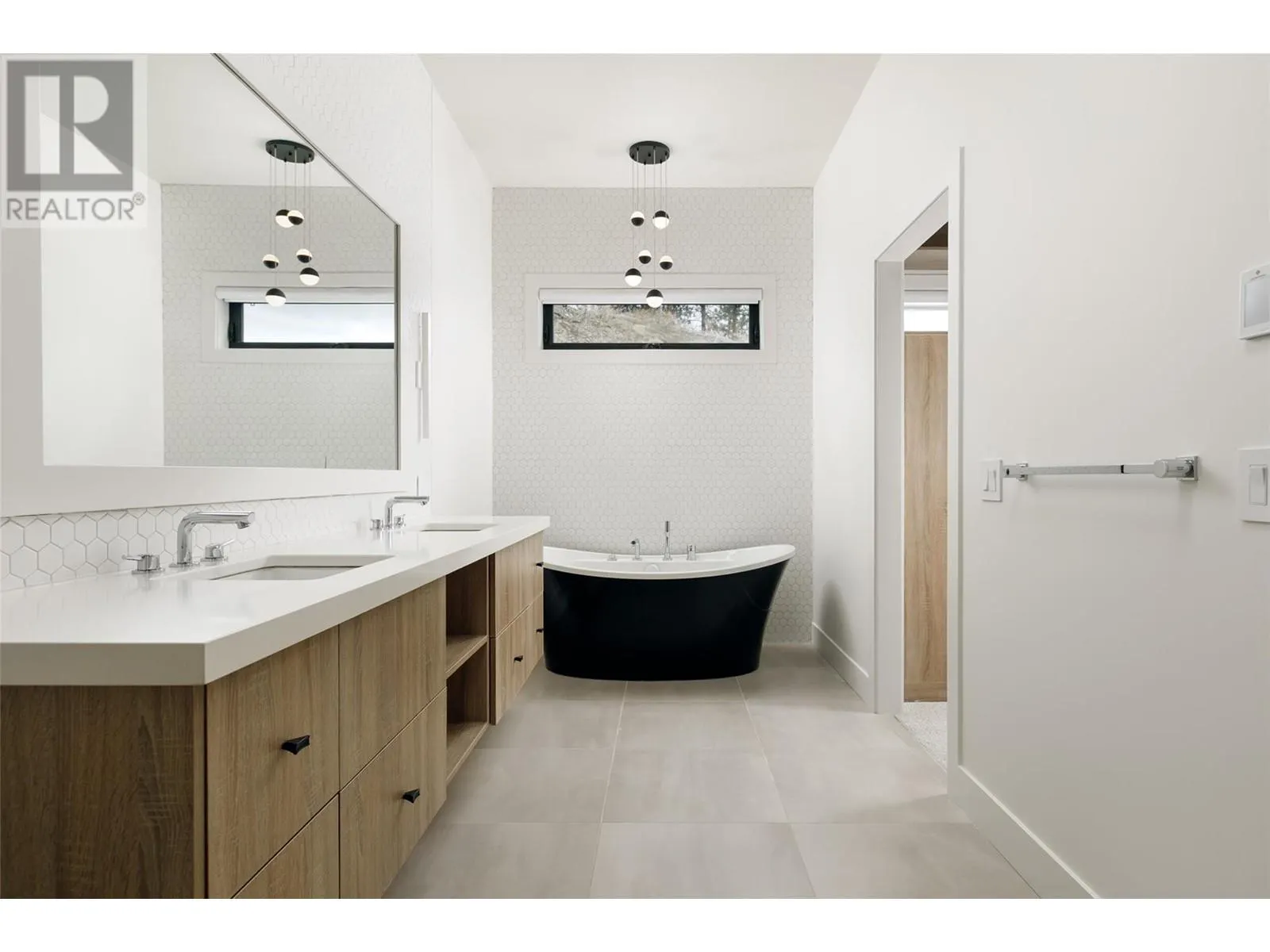 130 Flagstone Rise