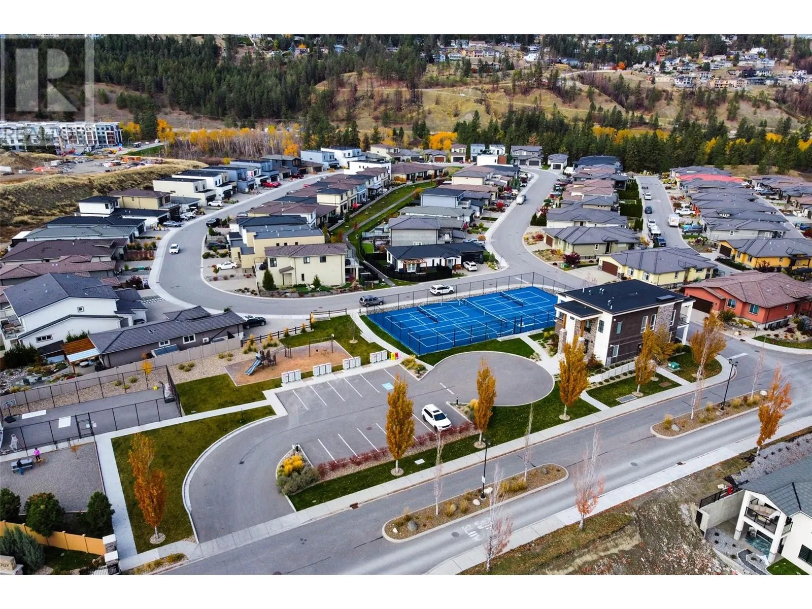 1675 HARBOUR VIEW Crescent