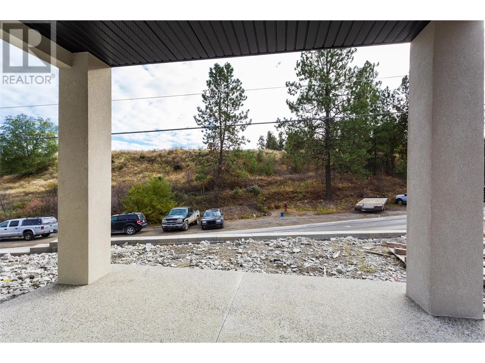 1675 HARBOUR VIEW Crescent