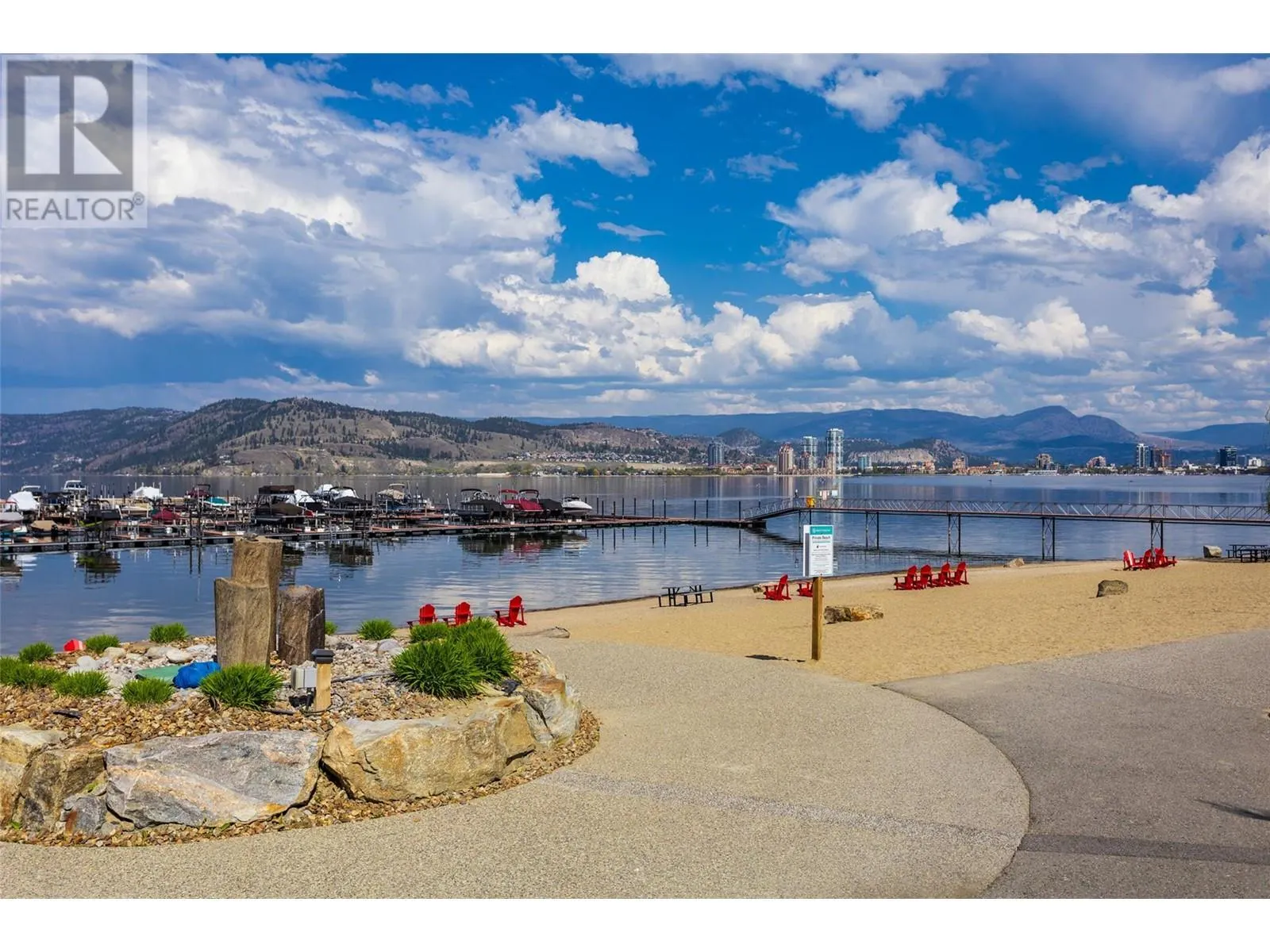 1675 HARBOUR VIEW Crescent