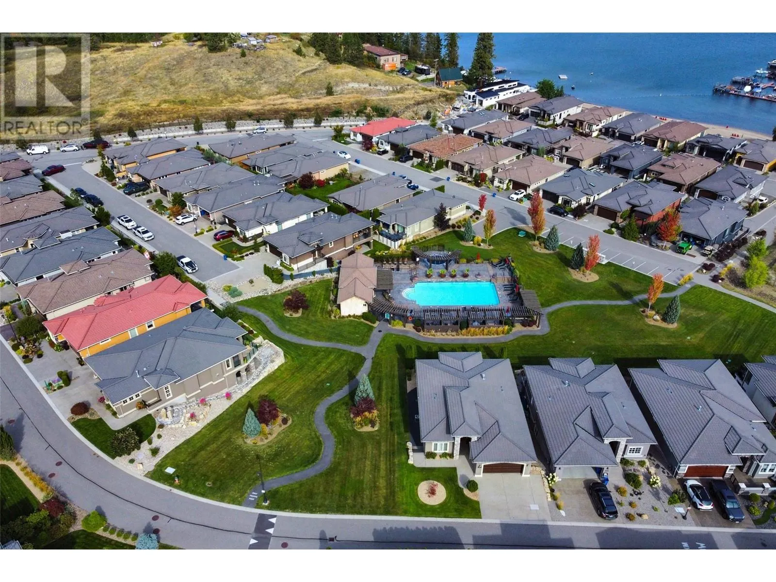 1675 HARBOUR VIEW Crescent