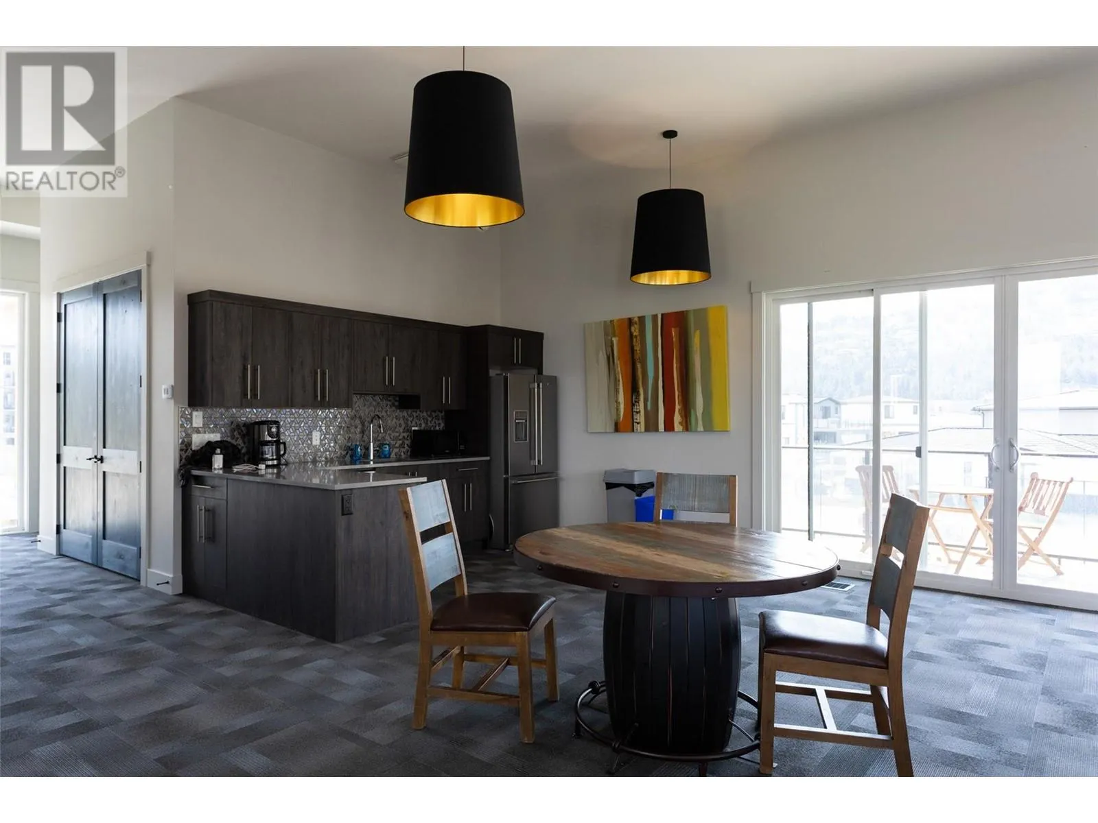 1675 HARBOUR VIEW Crescent