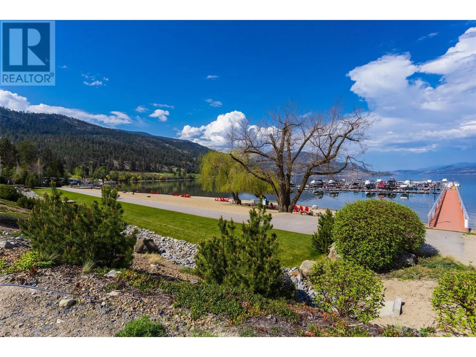 1675 HARBOUR VIEW Crescent