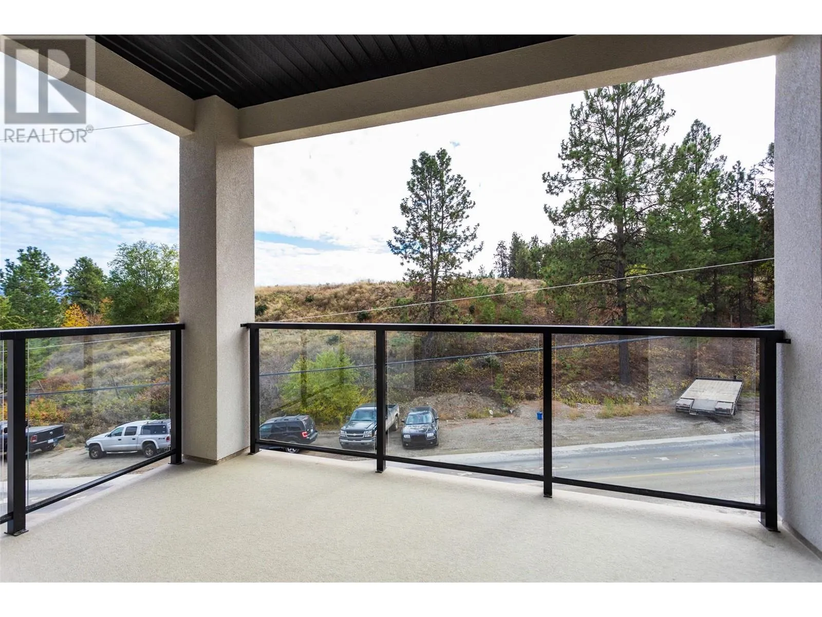 1675 HARBOUR VIEW Crescent