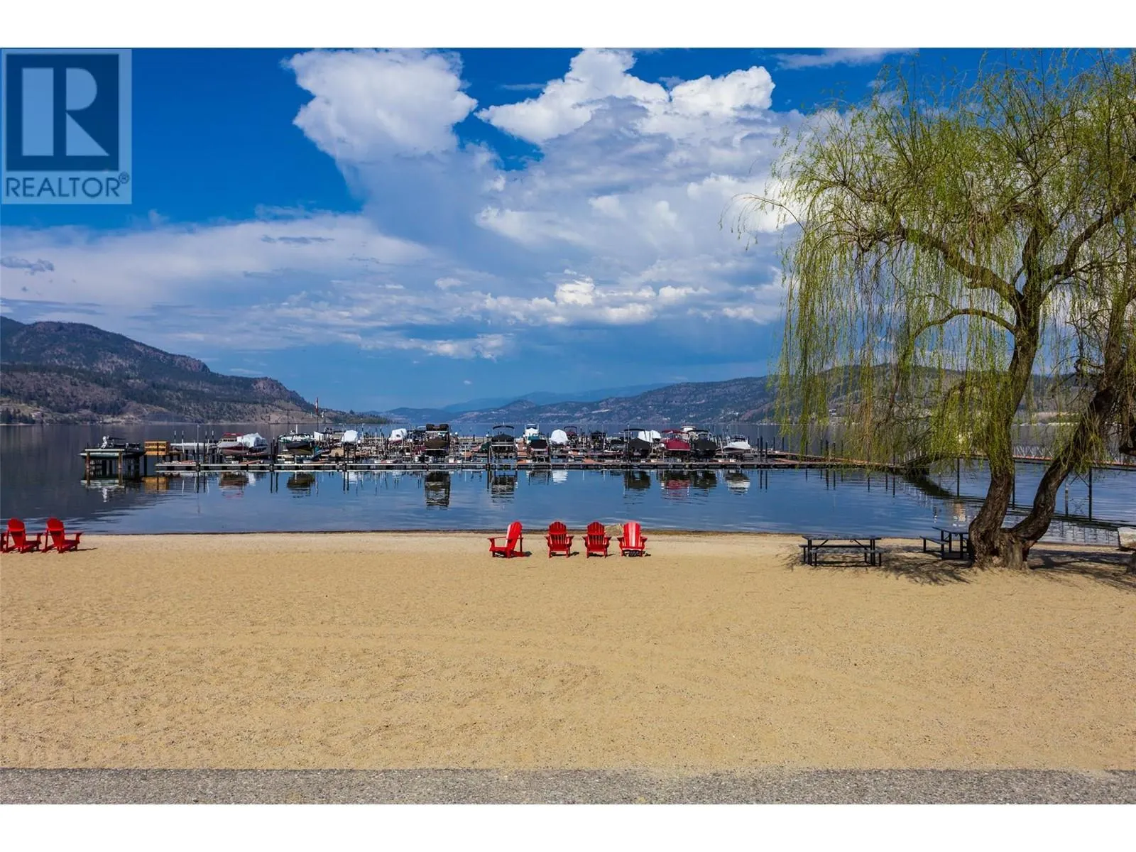 1675 HARBOUR VIEW Crescent