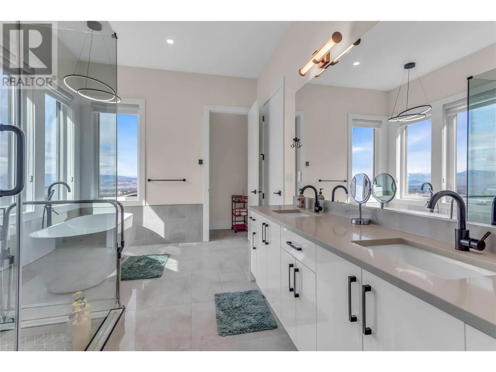 1189 Lone Pine Drive