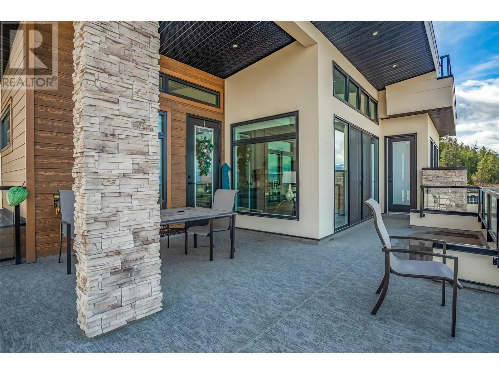 1189 Lone Pine Drive