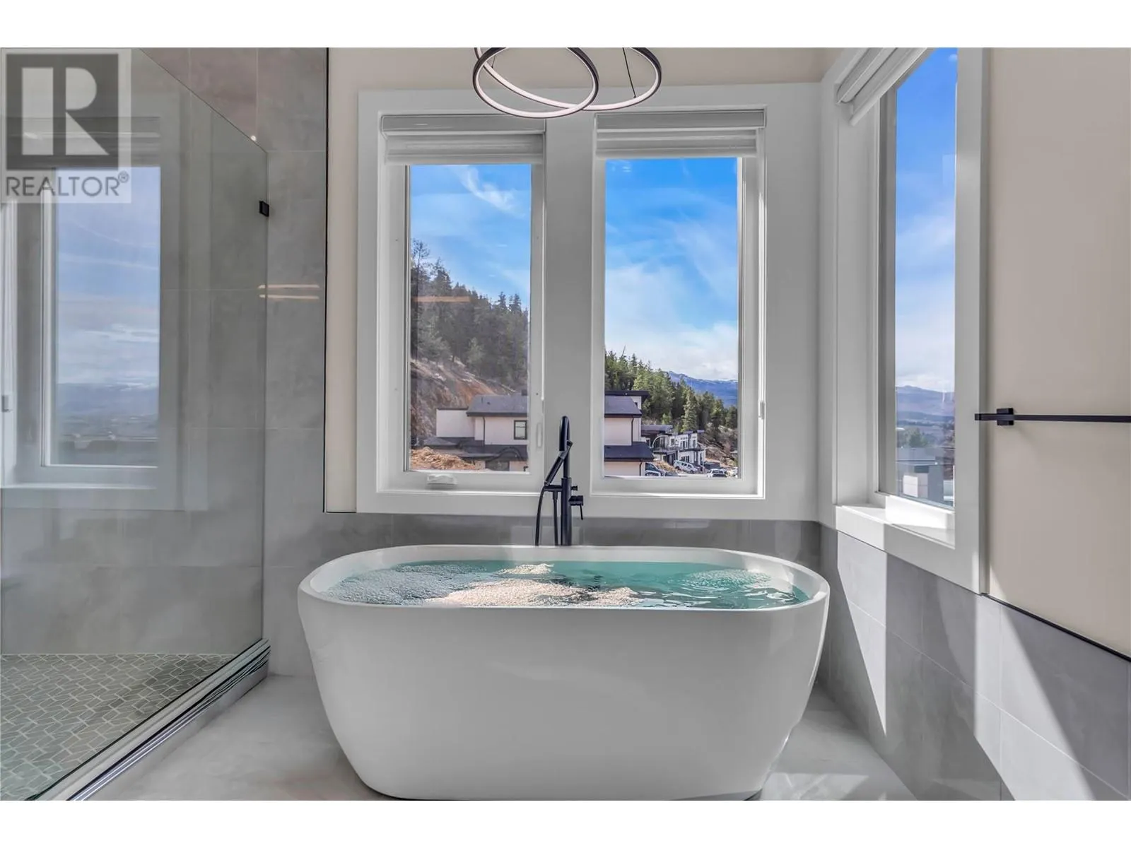 1189 Lone Pine Drive