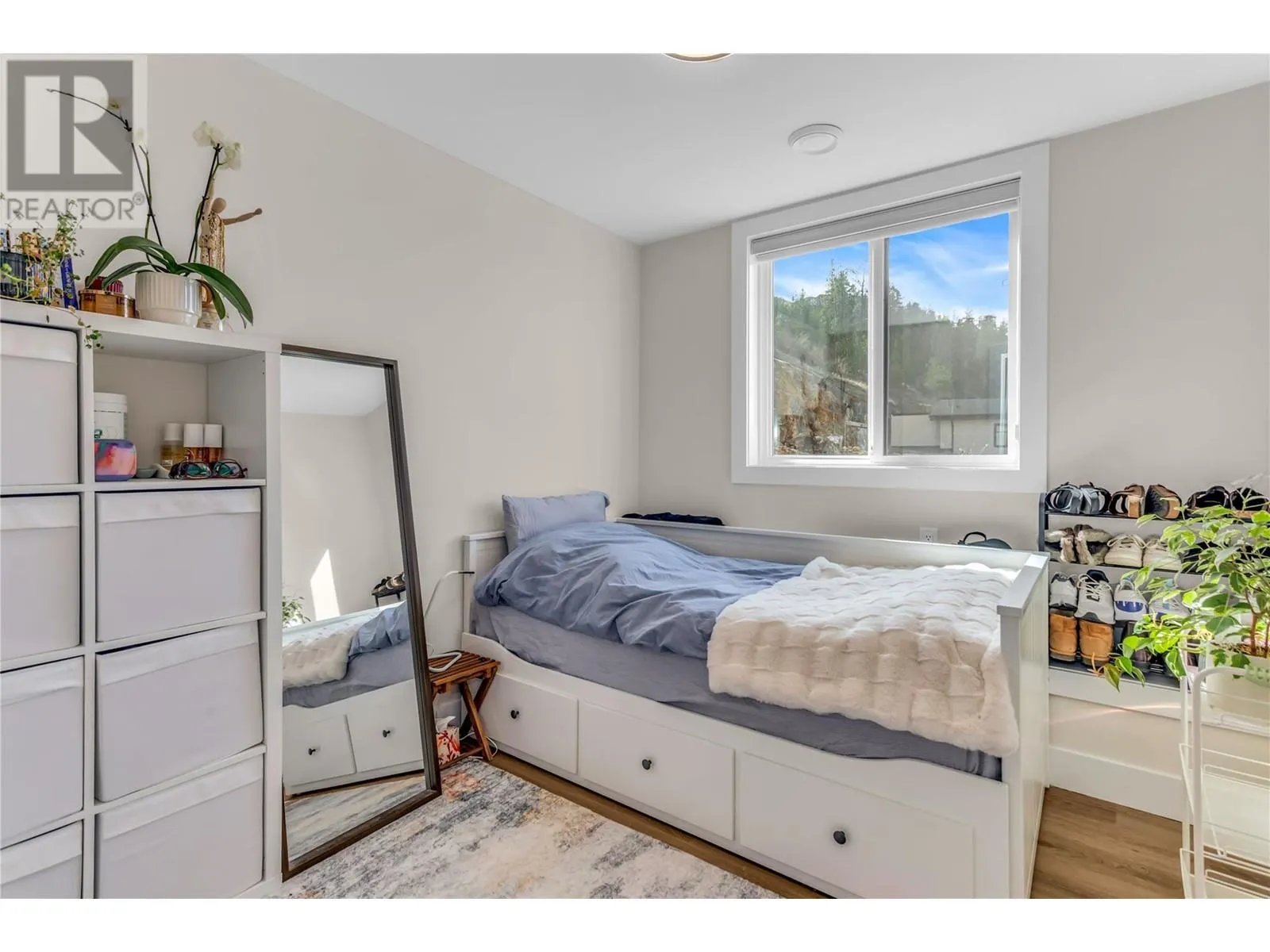 1189 Lone Pine Drive