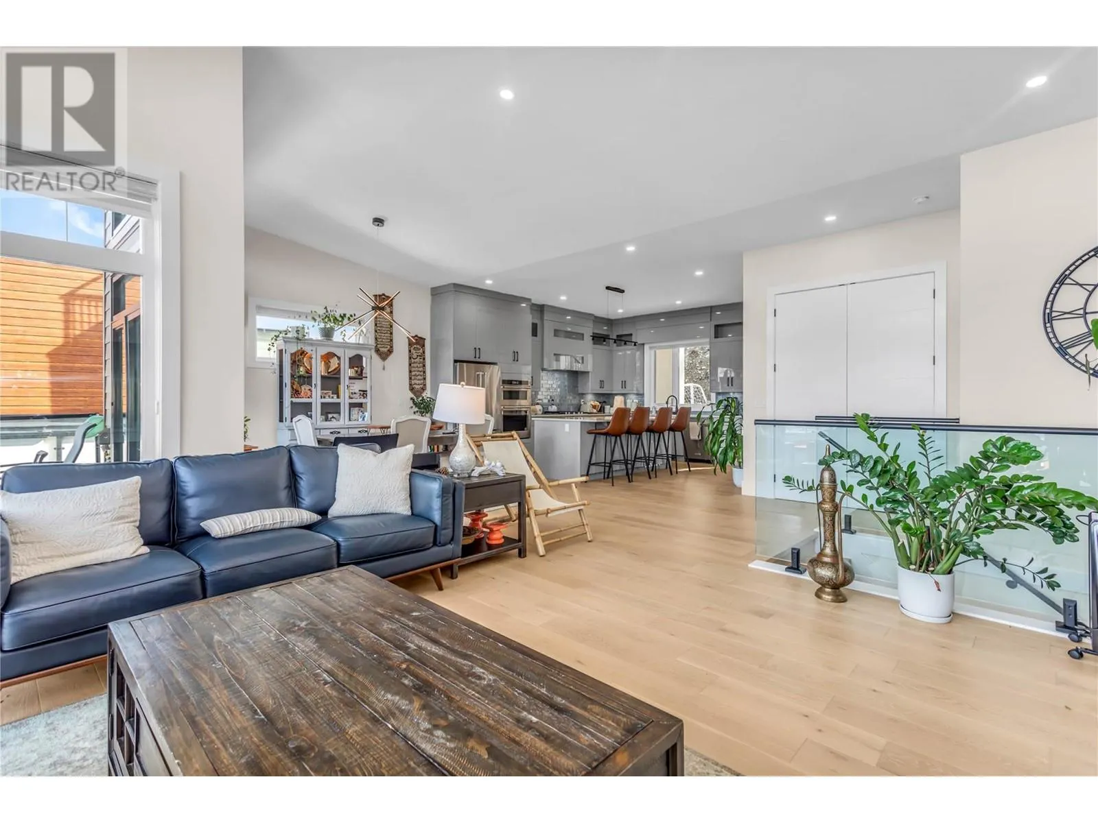 1189 Lone Pine Drive