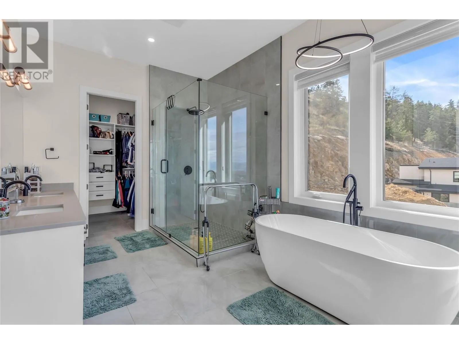 1189 Lone Pine Drive