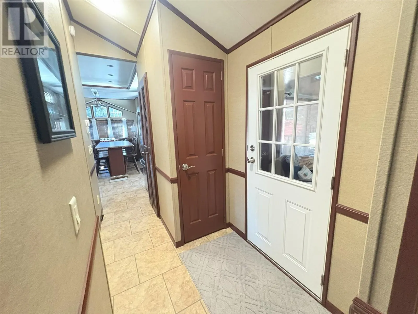 5478 93/95 Highway Unit# 19