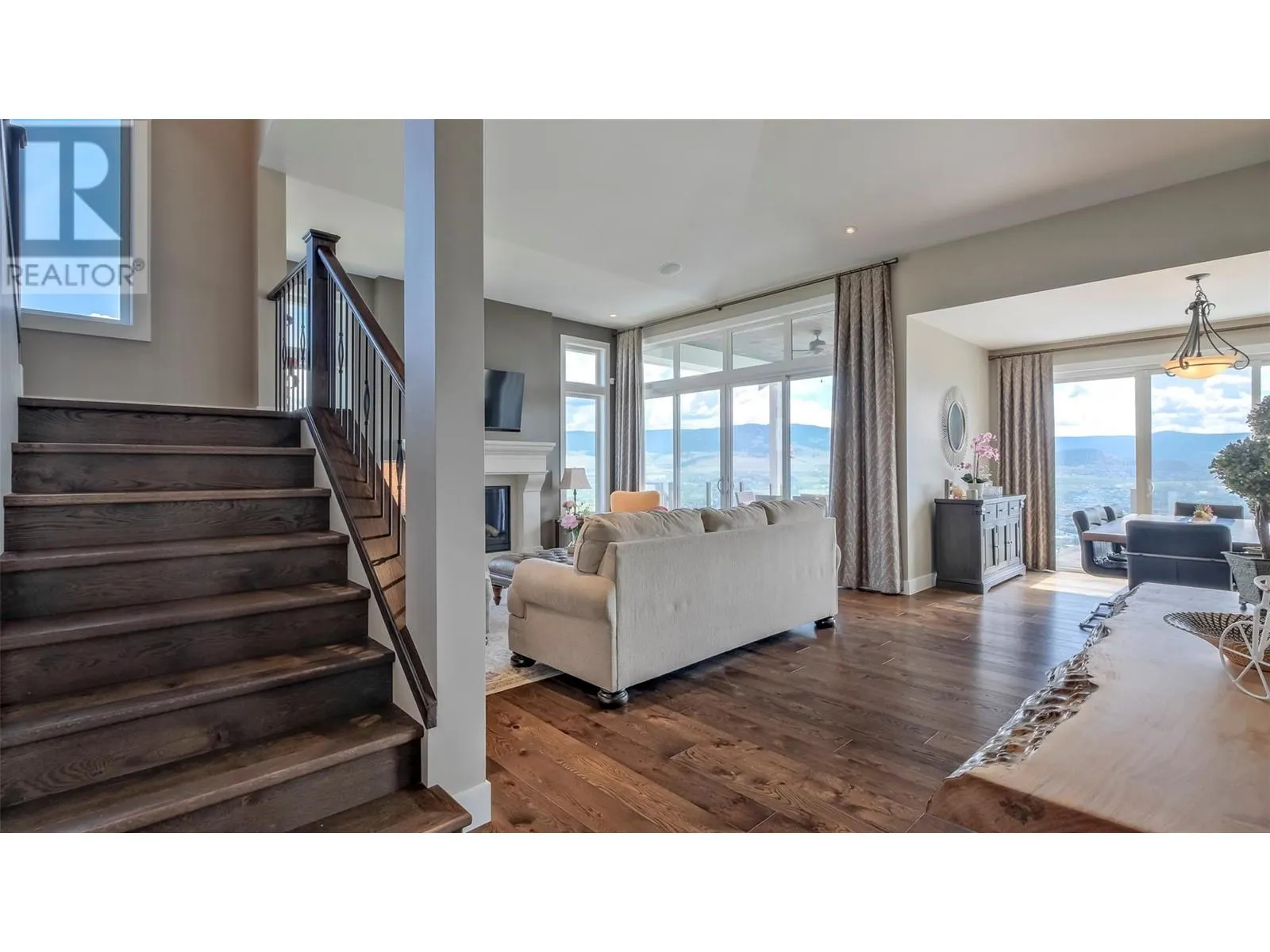 593 Harrogate Lane