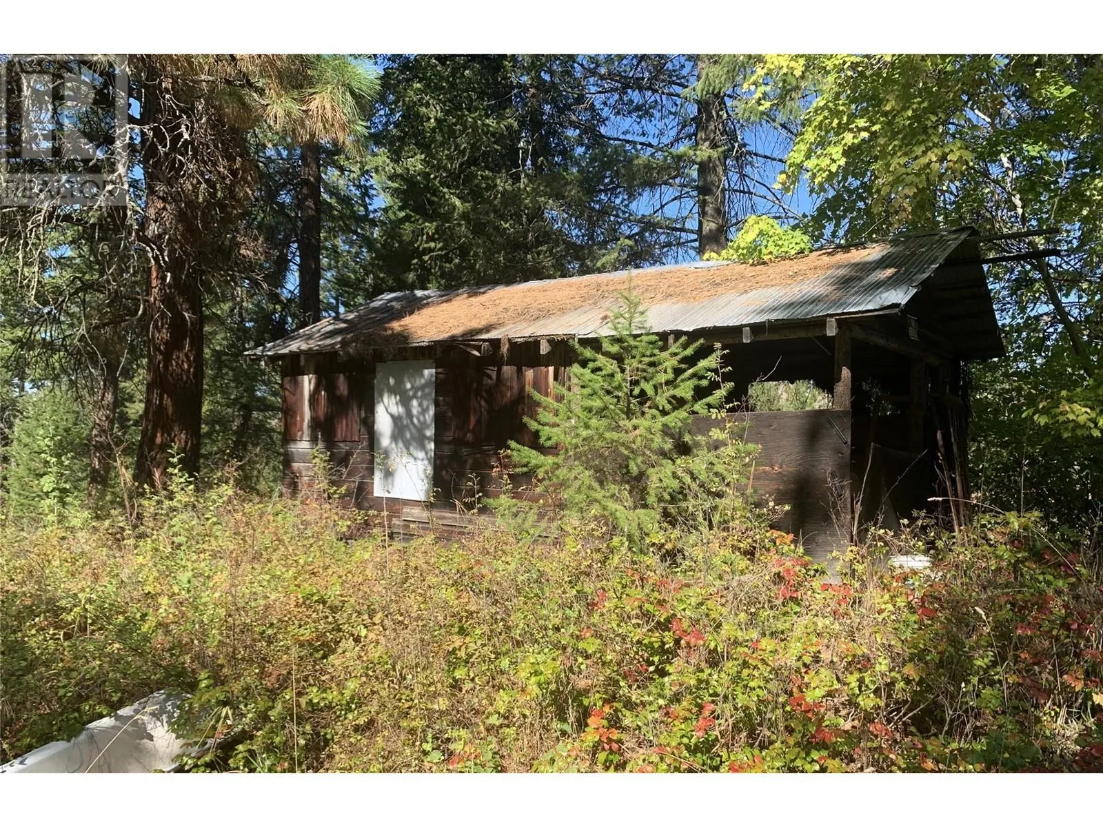 5893 Cosens Bay Road