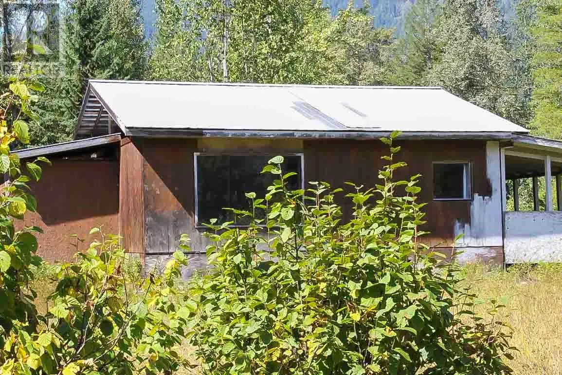 2524 Enderby Mabel Lake Road
