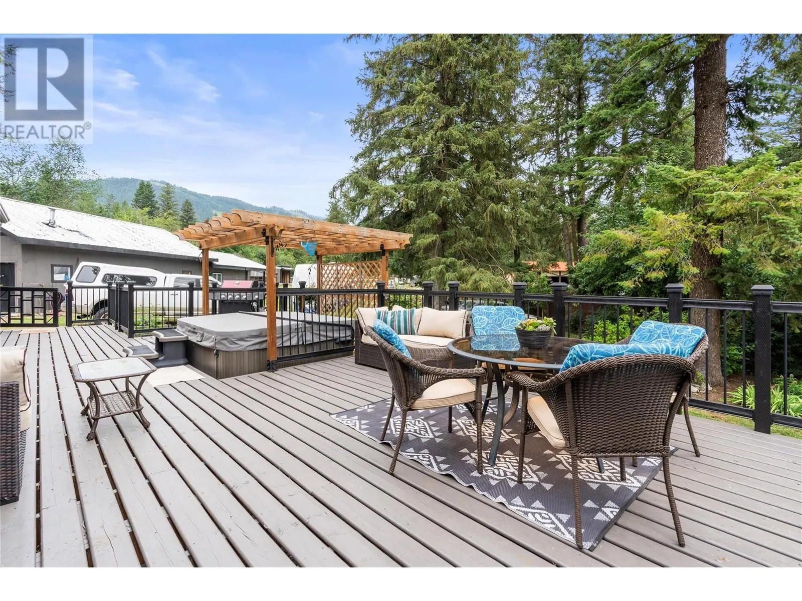 272 Lumby-Mabel Lake Road