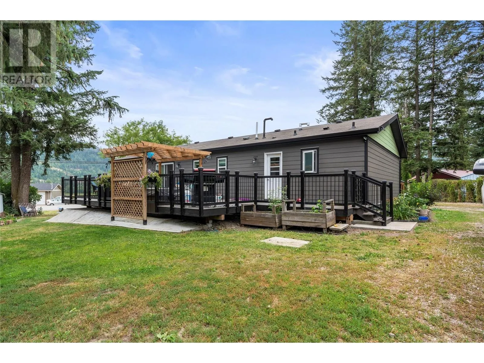 272 Lumby-Mabel Lake Road