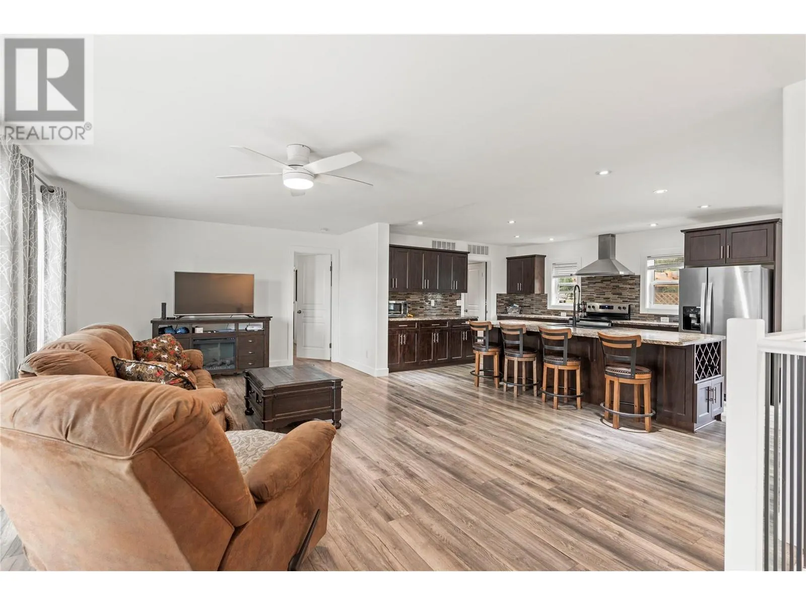 272 Lumby-Mabel Lake Road