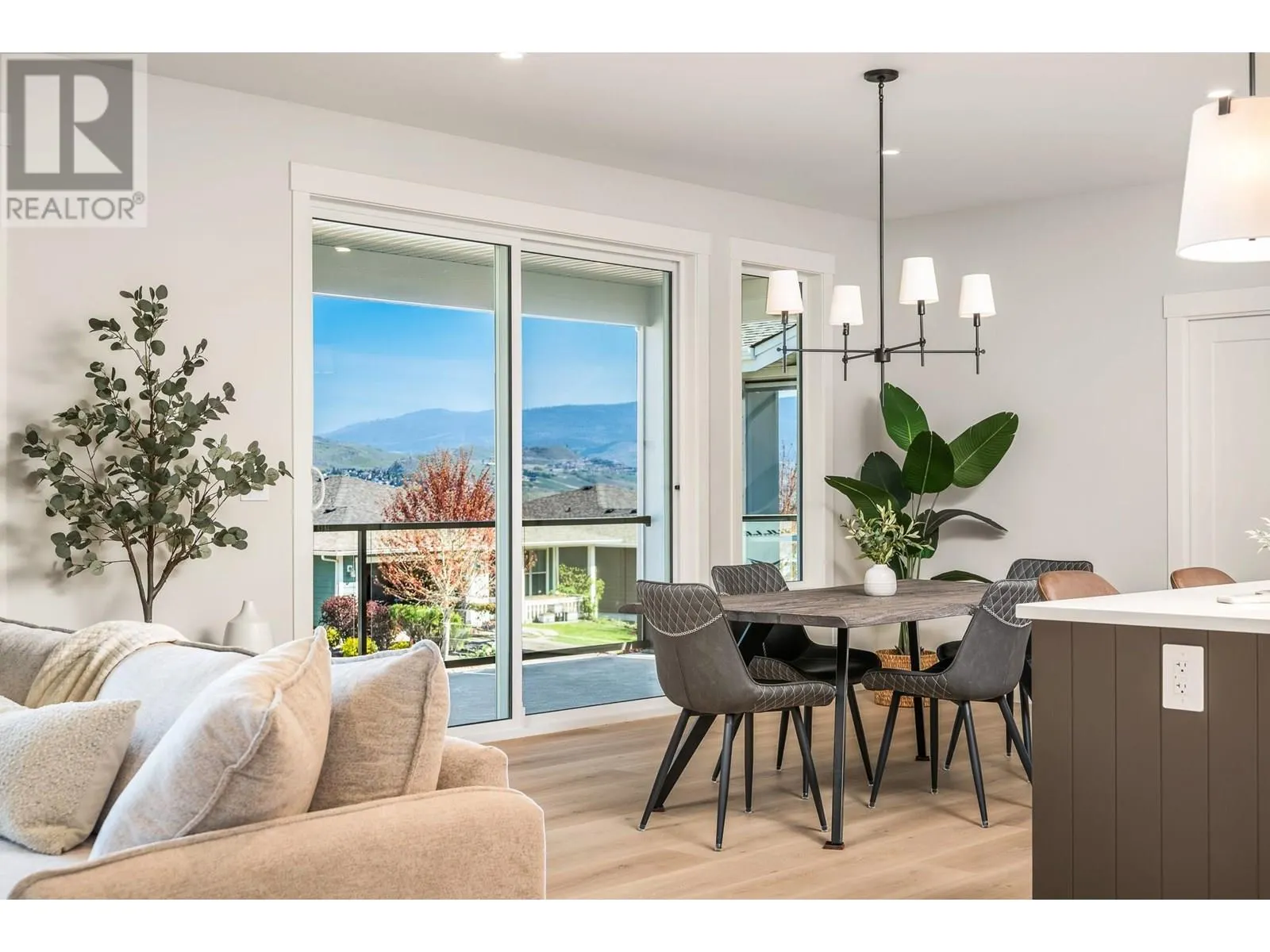 7760 Okanagan Landing Road Unit# 98 Lot# 1
