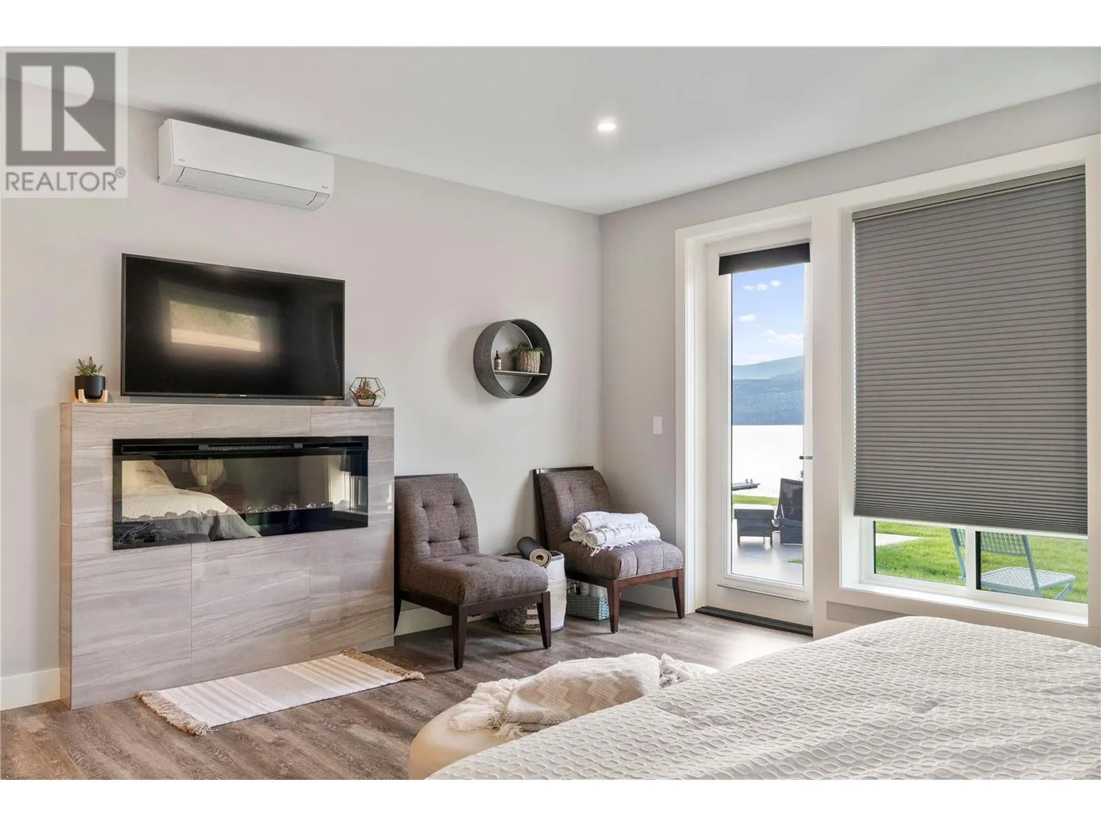 2639 Eagle Bay Road Unit# D