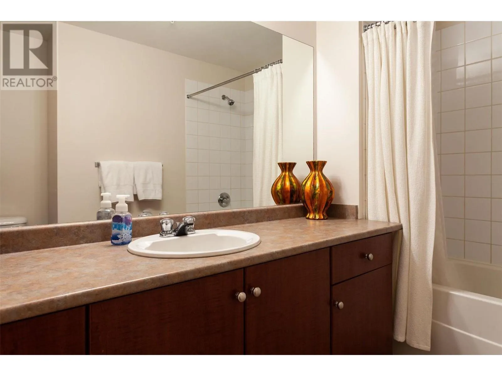 1875 Country Club Drive Unit# 1318