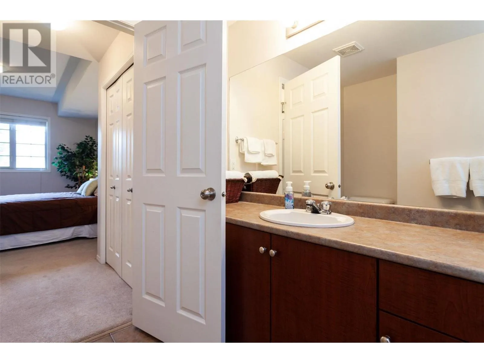 1875 Country Club Drive Unit# 1318