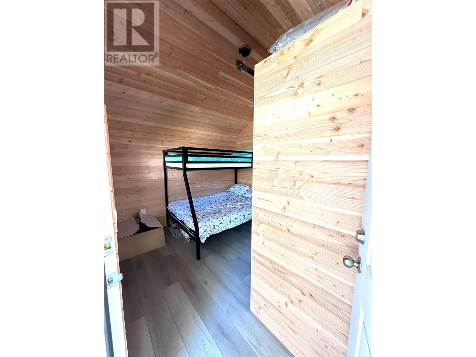 5478 93/95 Highway Unit# 118