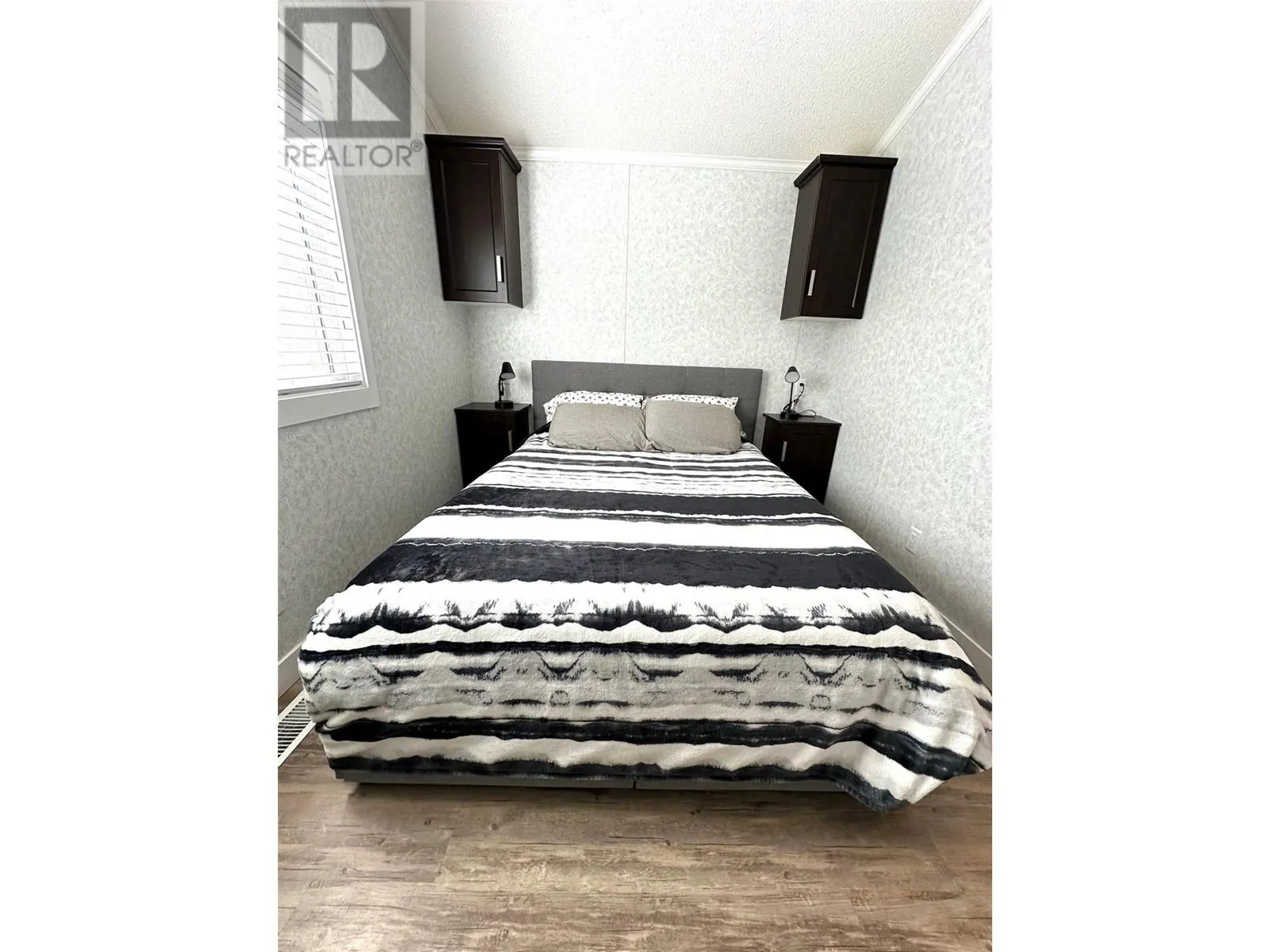5478 93/95 Highway Unit# 118