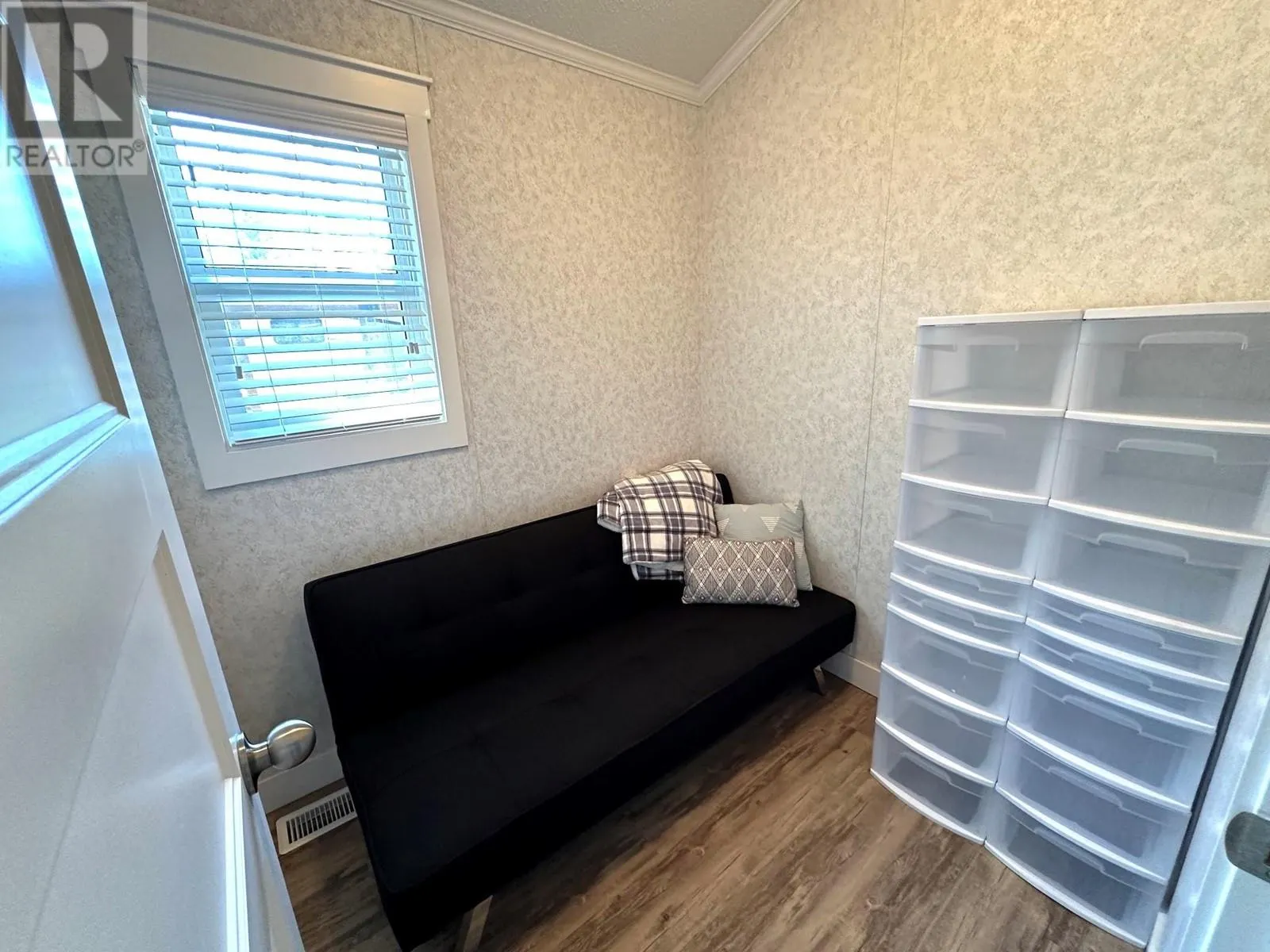 5478 93/95 Highway Unit# 118