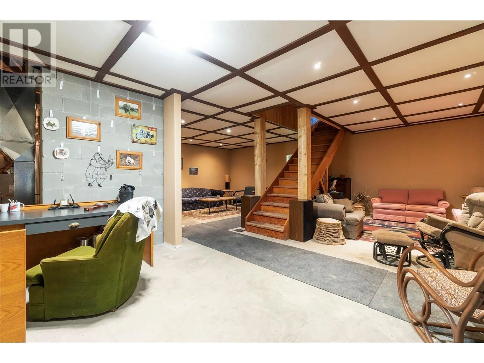 4955 Ivy Road