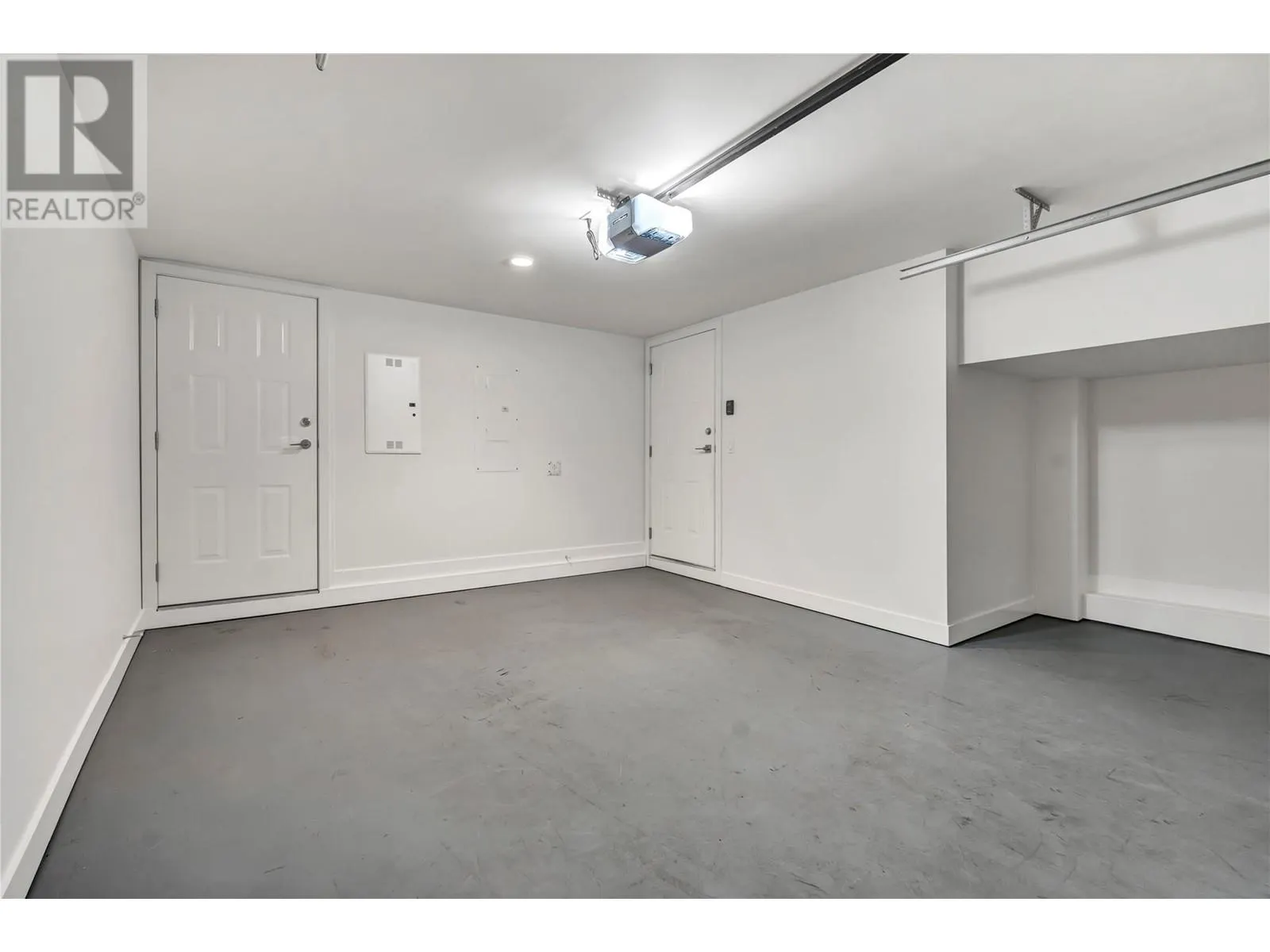 2922 Wilson Street Unit# 105